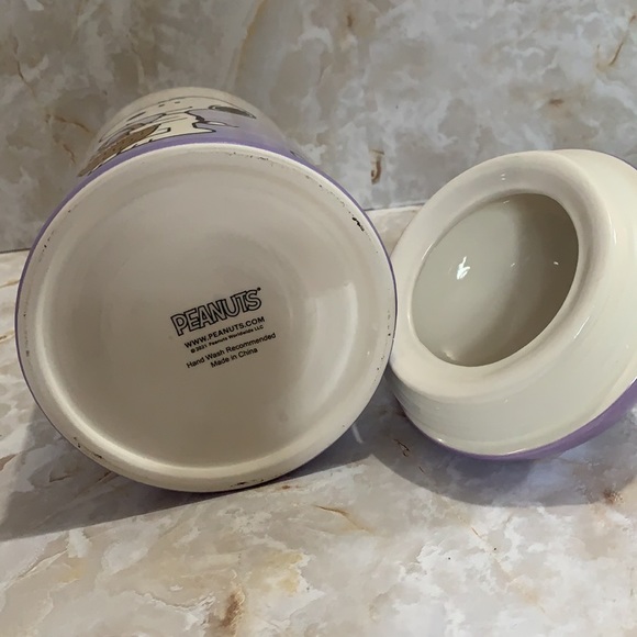 Peanuts: Snoopy Easter theme cookie canister